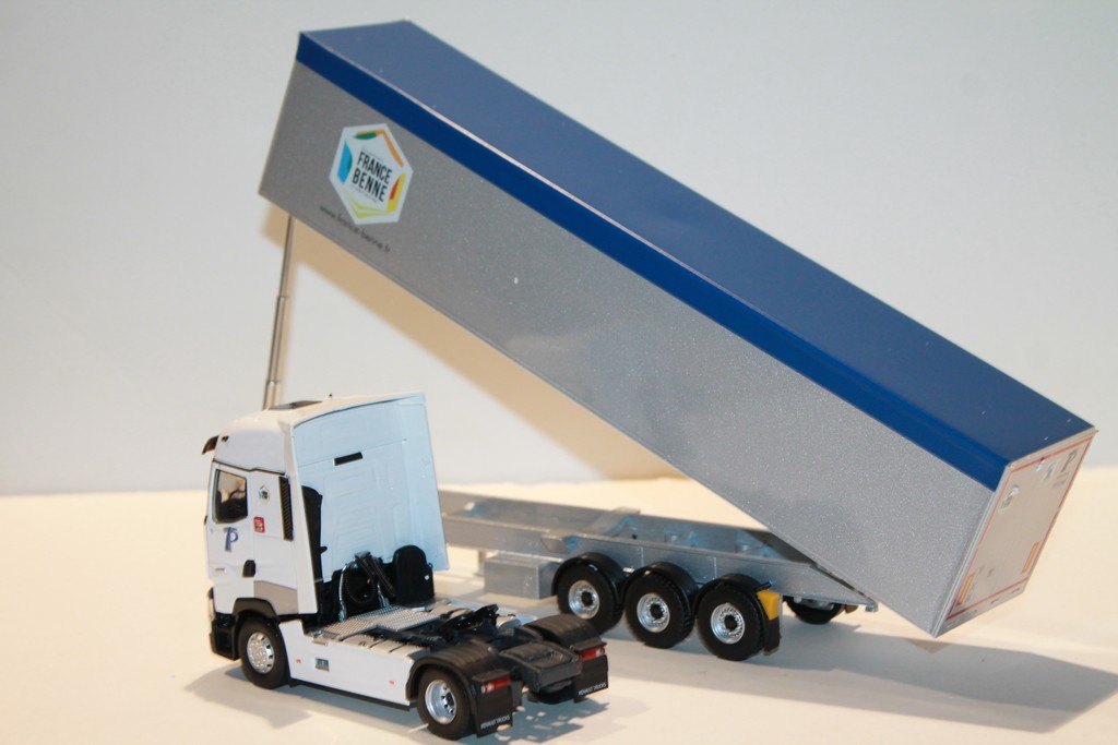 RENAULT T BENNE CEREALIERE TRANSPORTS PEIGNE ELIGOR 1/43°