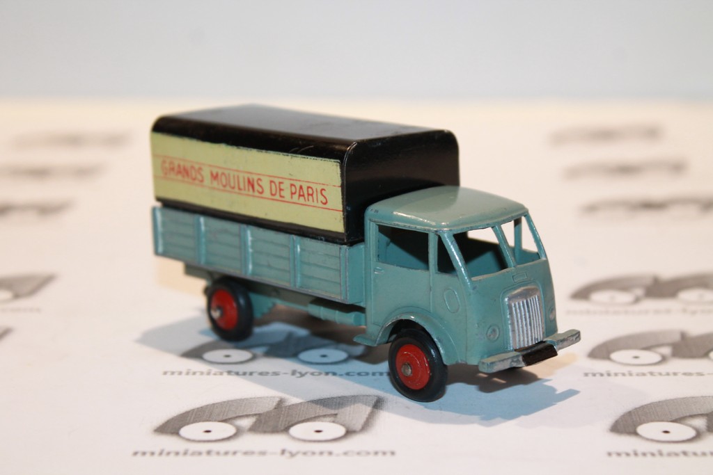 FORD GRANDS MOULINS DE PARIS DINKY TOYS 1/43°