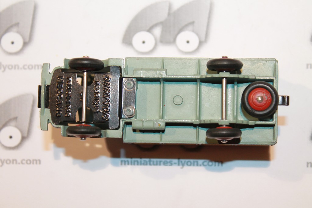 FORD GRANDS MOULINS DE PARIS DINKY TOYS 1/43°