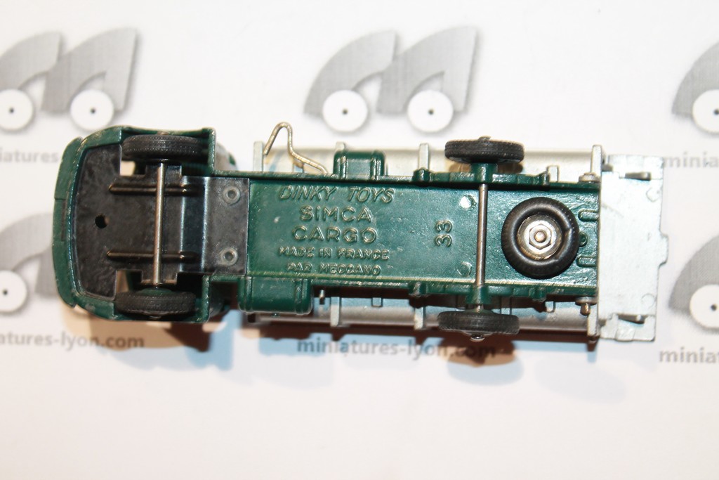 SIMCA CARGO VERT ET GRIS DINKY TOYS 1/43°