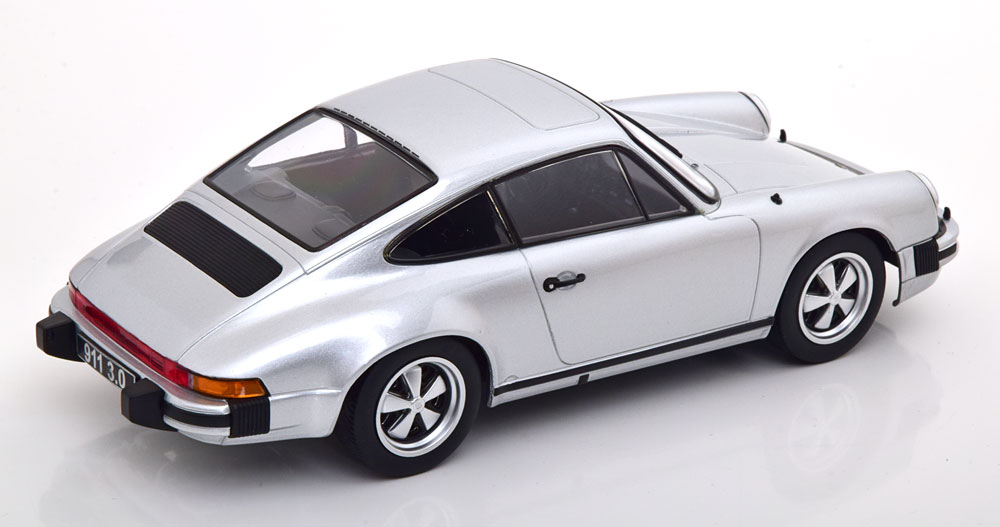 PORSCHE 911 CARRERA COUPE 3.0 GRIS 1977 KKSCALE 1/18°