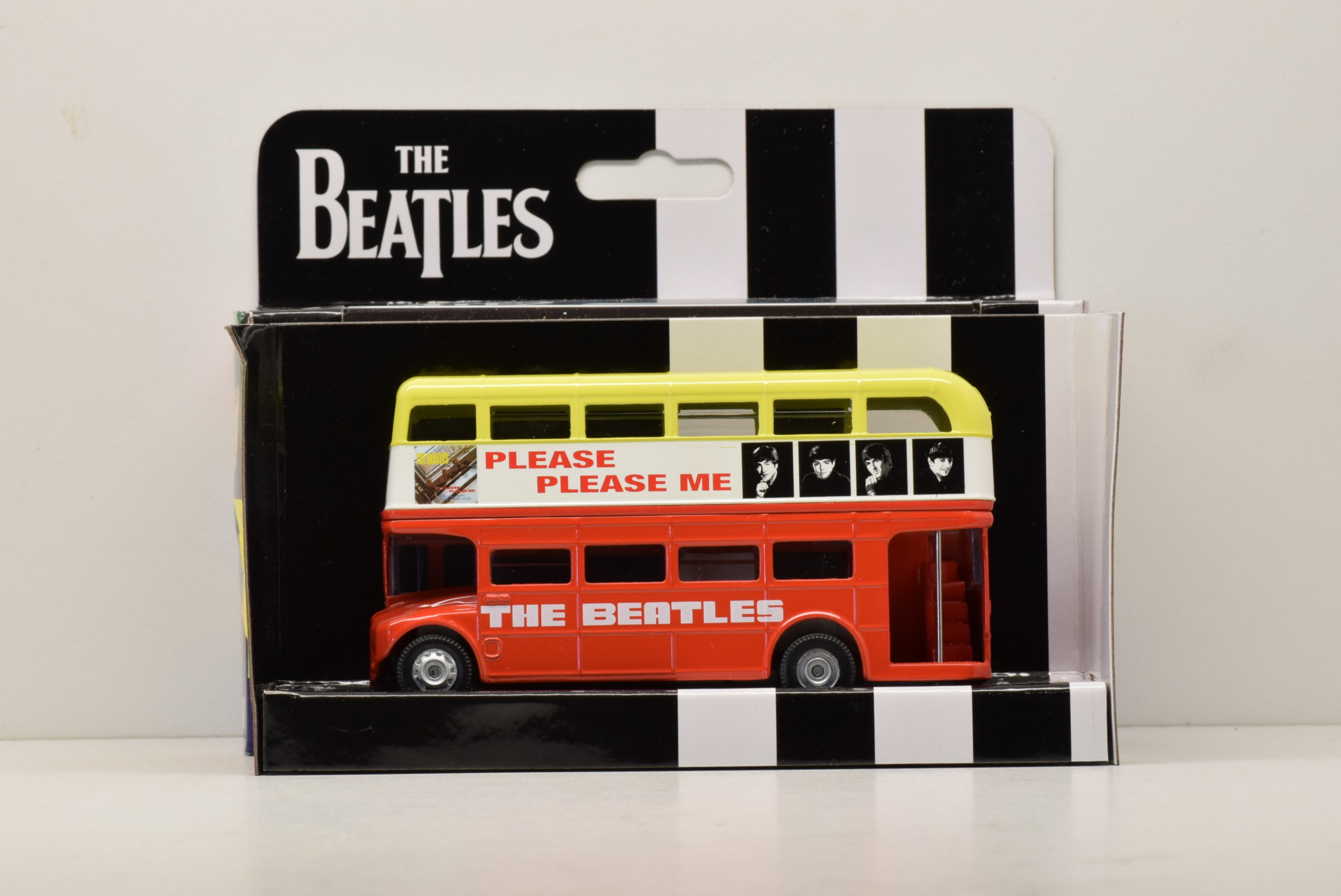 LONDON BUS "PLEASE PLEASE ME" THE BEATLES CORGI 1/43°