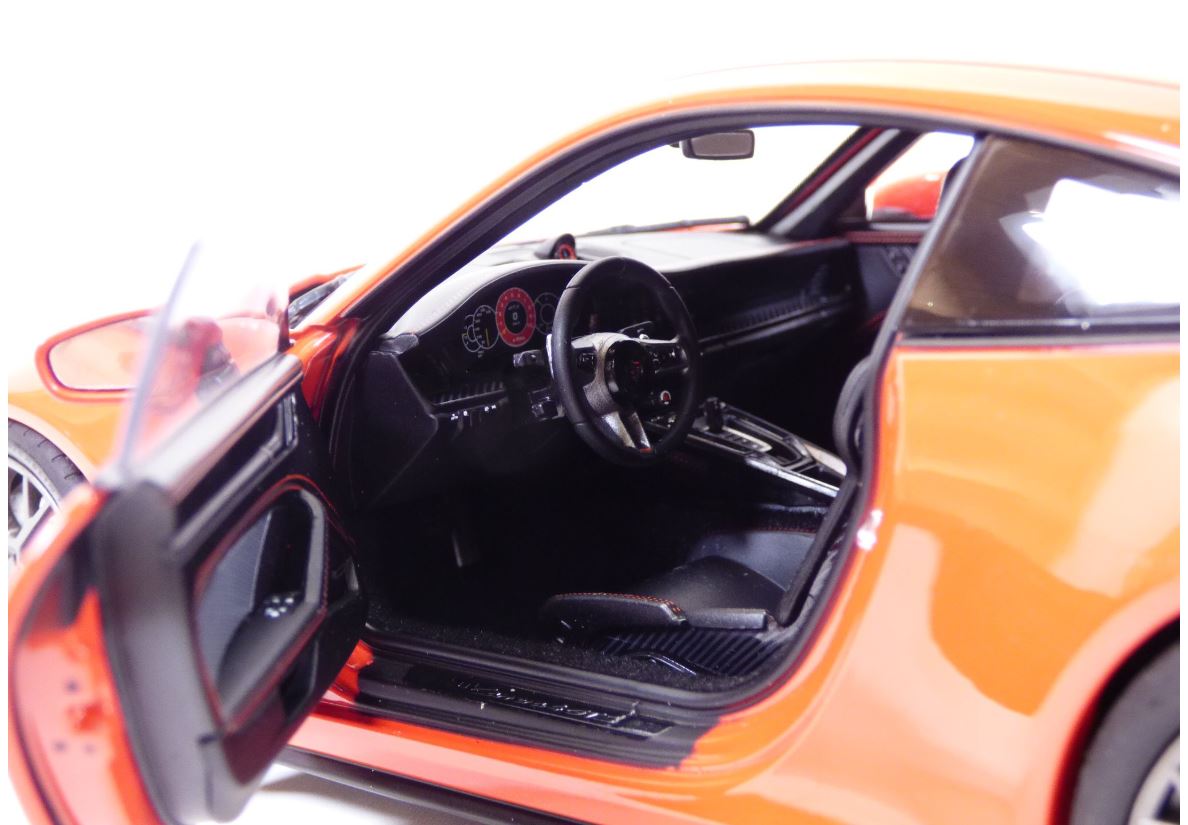 PORSCHE 911 CARRERA 4 GTS 2024 rouge NOREV 1/18