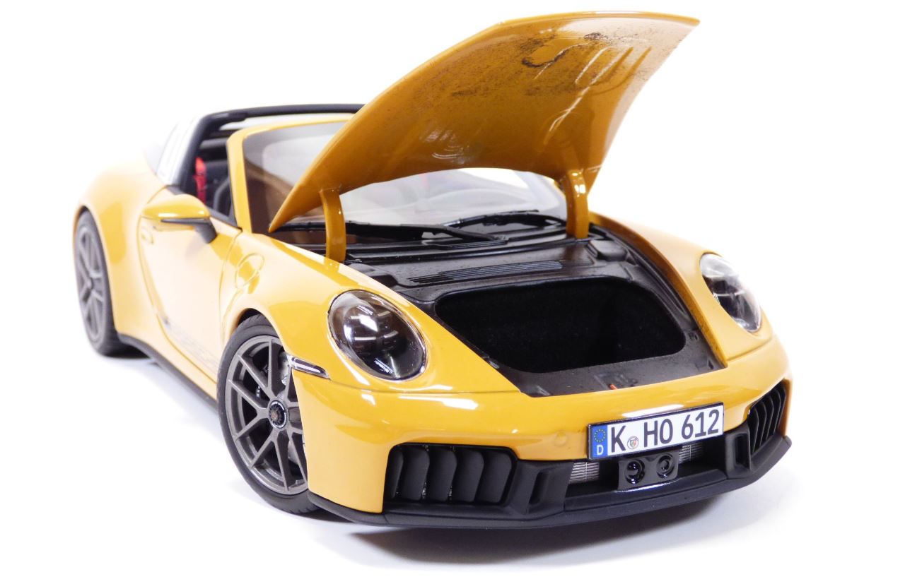 PORSCHE 911 TARGA 2024 jaune Bahama NOREV 1/18