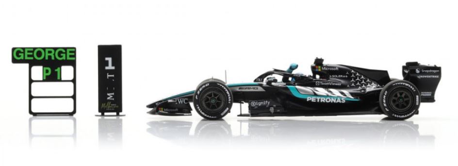 MERCEDES-AMG W17 N°63 Mercedes AMG Petronas F1 Team Vainqueur GP Australie 2026 George Russel avec Pit Board SPARK 1/43