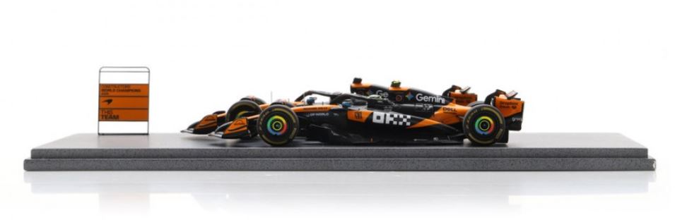 MCLAREN MCL39 N°4 & N°81 Formule 1 Champion Constructeur 2025 Lando Norris & Oscar Piastri SPARK 1/43