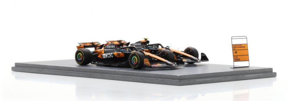MCLAREN MCL39 N°4 & N°81 Formule 1 Champion Constructeur 2025 Lando Norris & Oscar Piastri SPARK 1/43