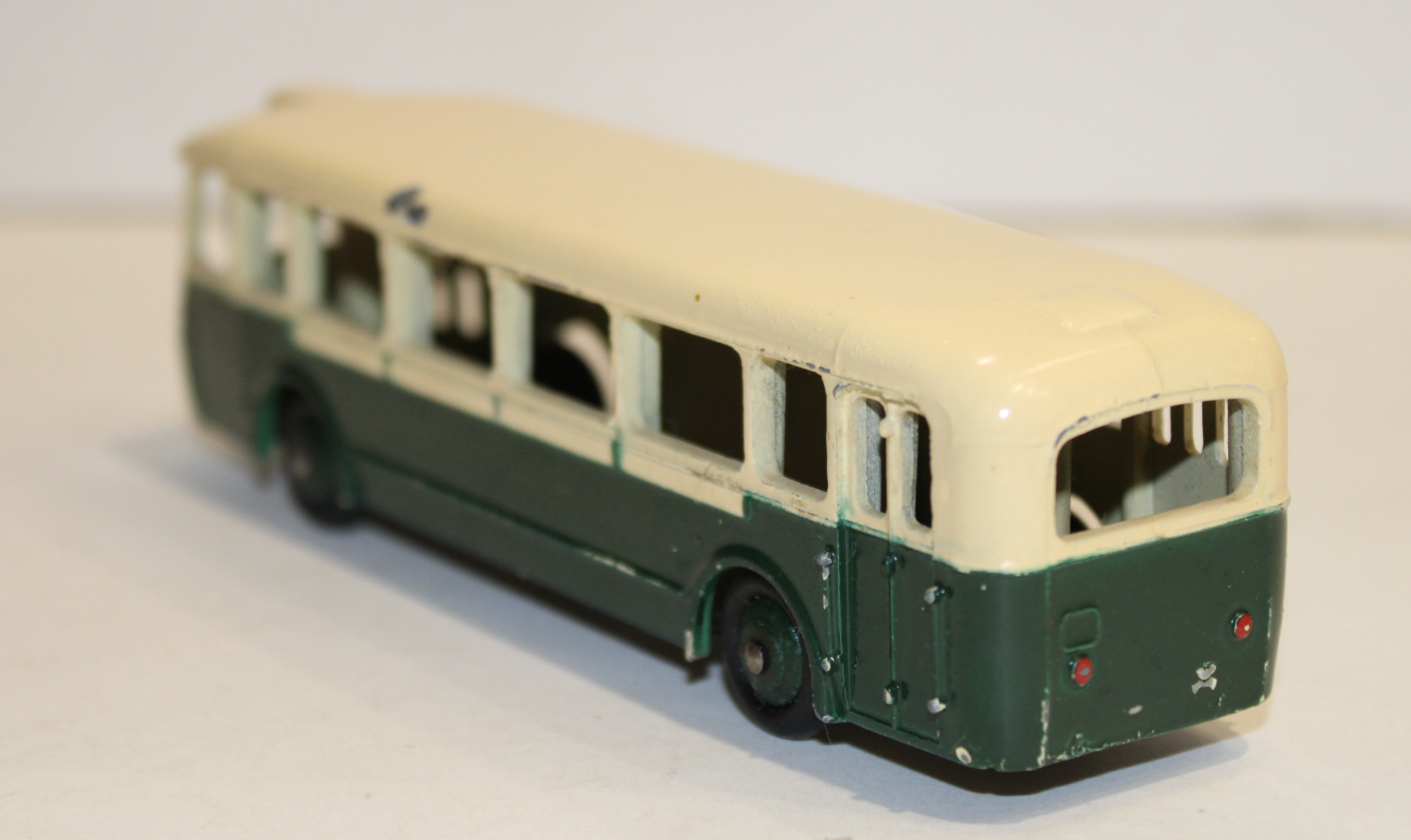 PANHARD BUS PARISIEN DINKY TOYS 1/50