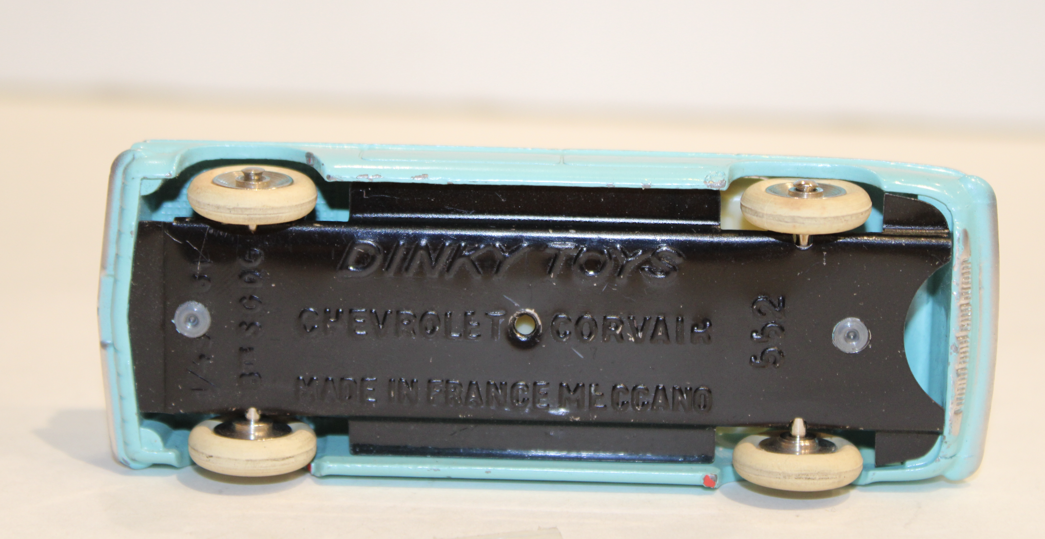 CHEVROLET CORVAIR DINKY TOYS 1/43