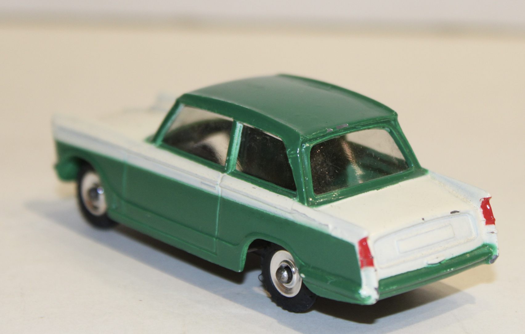 TRIUMPH HERALD DINKY TOYS 1/43