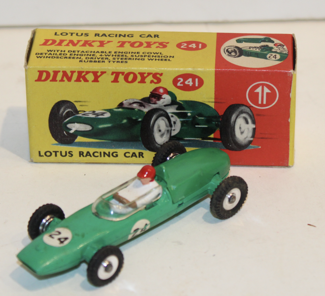 LOTUS RACING CAR #24 DINKY TOYS 1/43