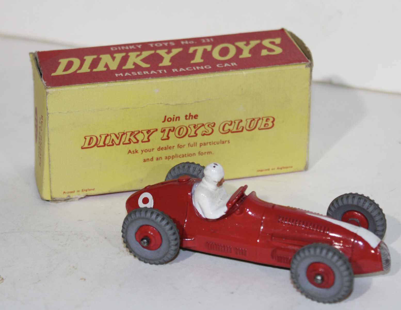 MASERATI RACING CAR DINKY TOYS 1/43