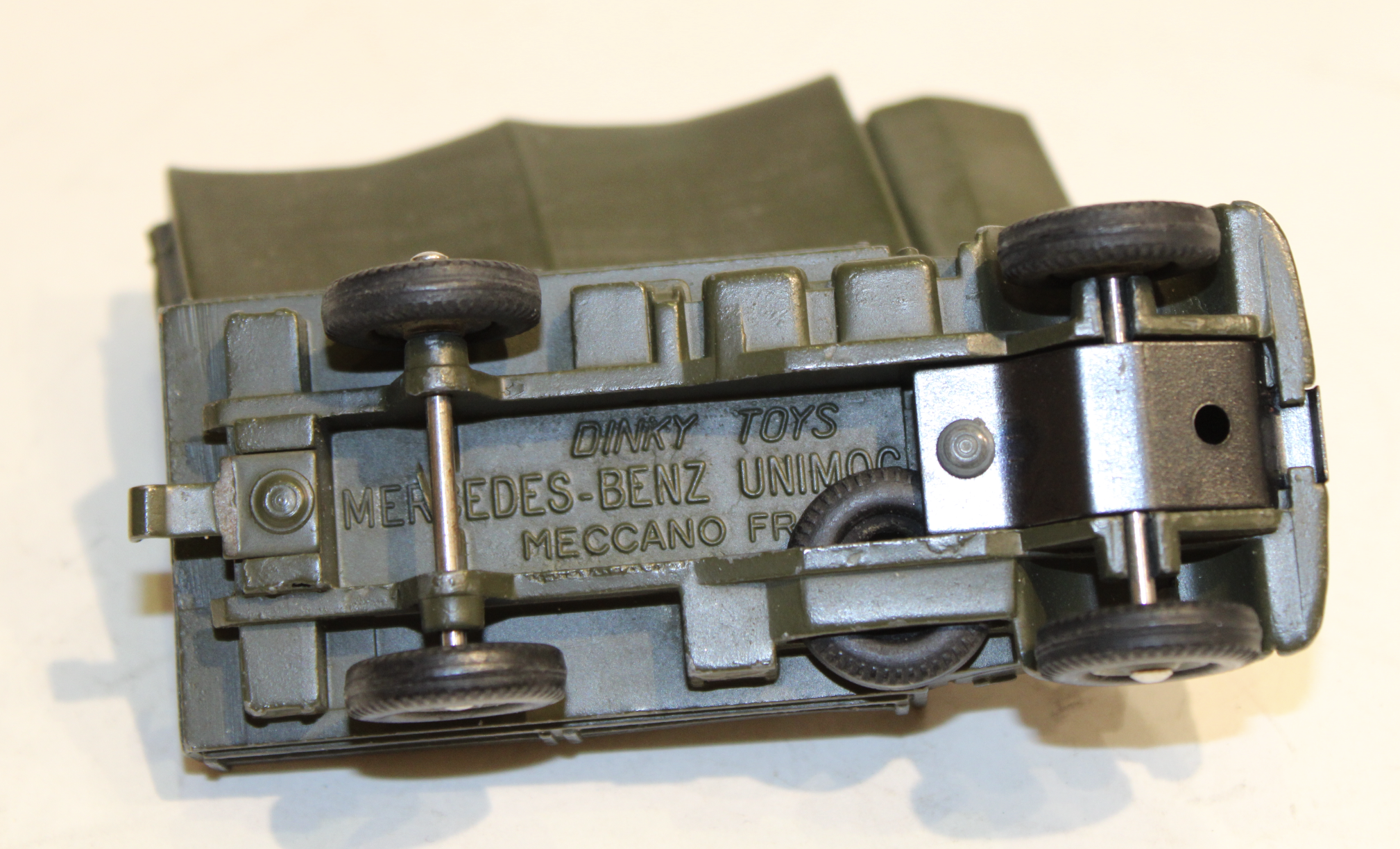 UNIMOG MERCEDES CAMION MILITAIRE DINKY TOYS 1/43