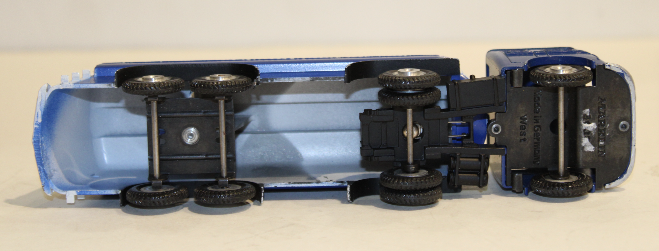 MERCEDES TREINSTOFF-TANWAGEN ARAL REMOLQUE BLANCHE MARKLIN 1/43