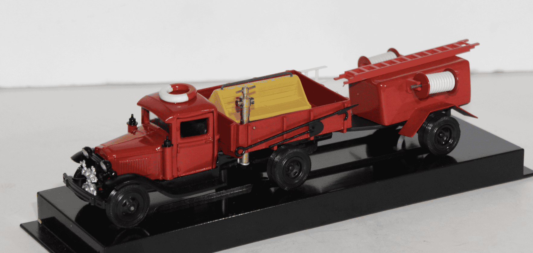 Camion De Pompier Omo - Échelle 1/43 - Fabrication Russe - Occasion