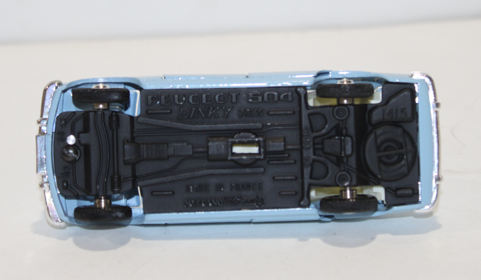 PEUGEOT 504  DINKY TOYS 1/43