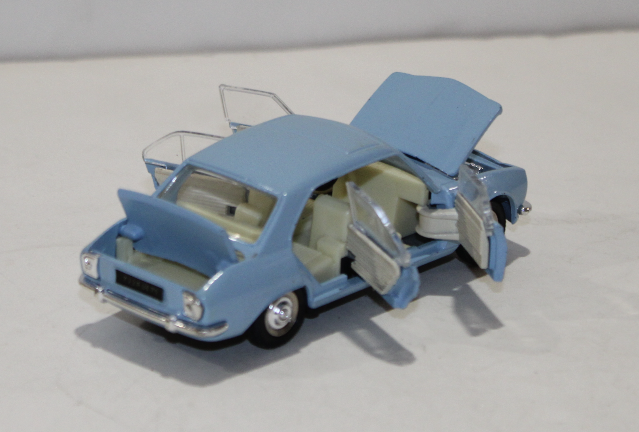 PEUGEOT 504  DINKY TOYS 1/43