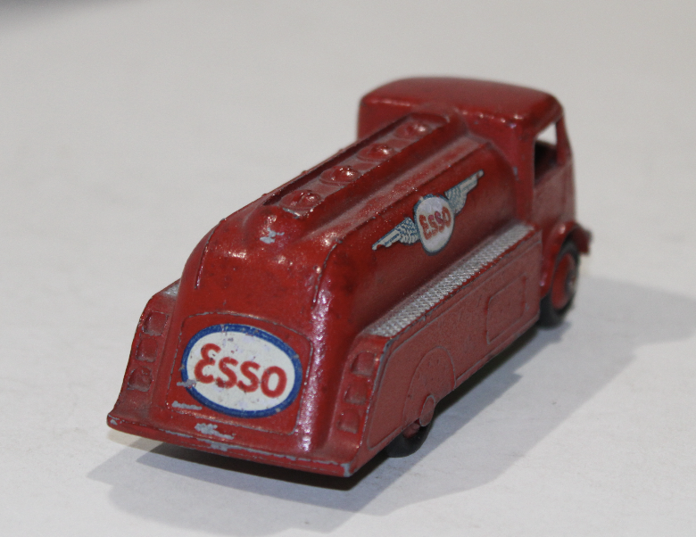 FORD CITERNE ESSO DINKY TOYS 1/43