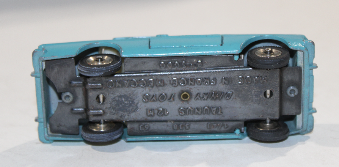 FORD TAUNUS BLEU 1968 DINKY TOYS 1/43°