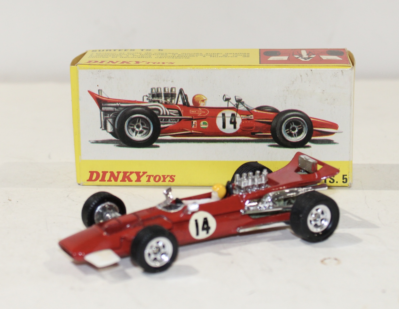 SURTEES TS 5 DINKY TOYS 1/43