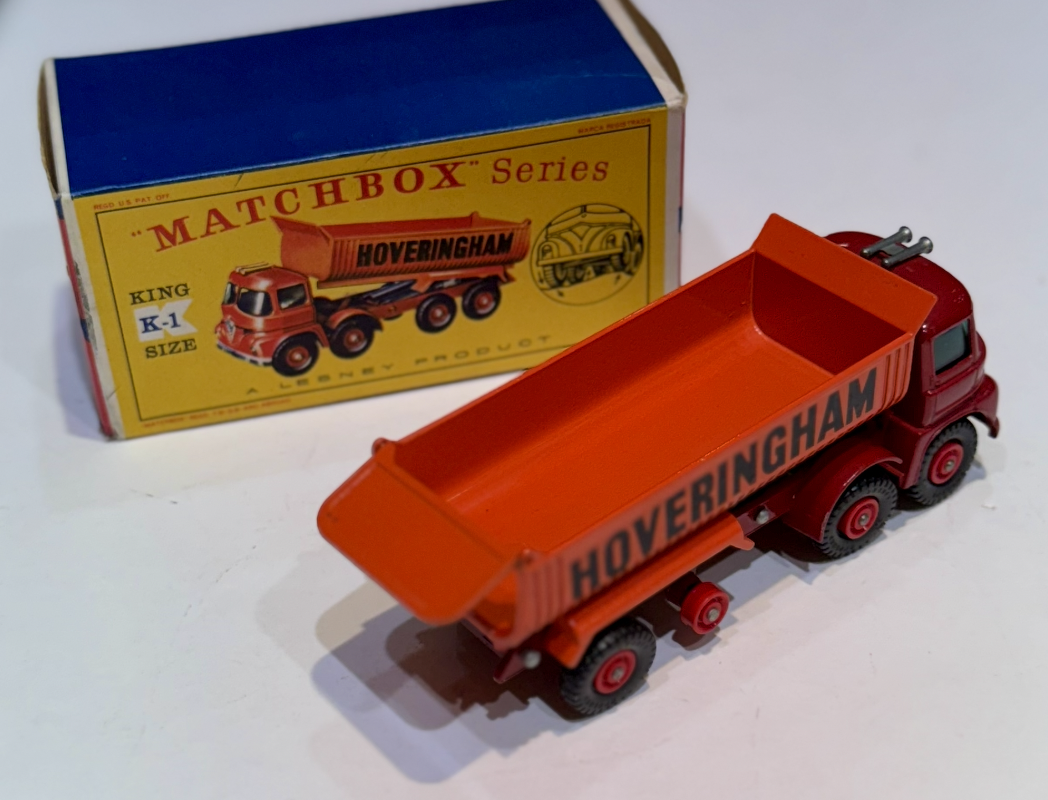 8 WHEEL TIPPER TRUCK MATXHBOX 1/43