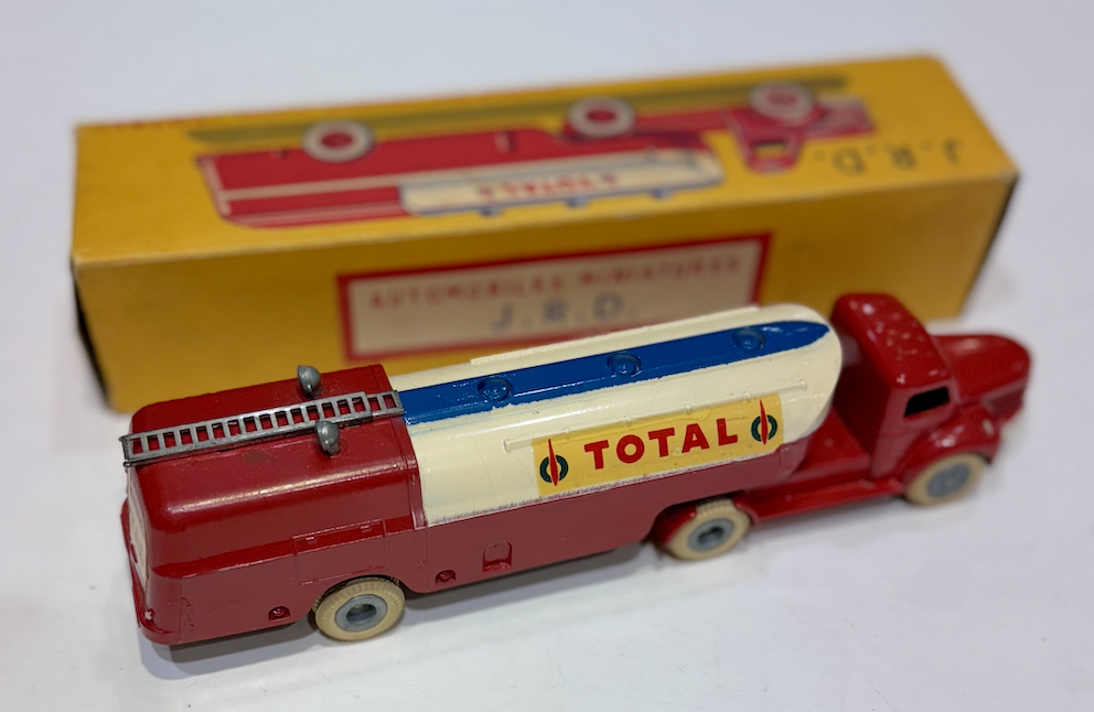 CAMION CITERNE TOTAL BERLIET JRD 1/43