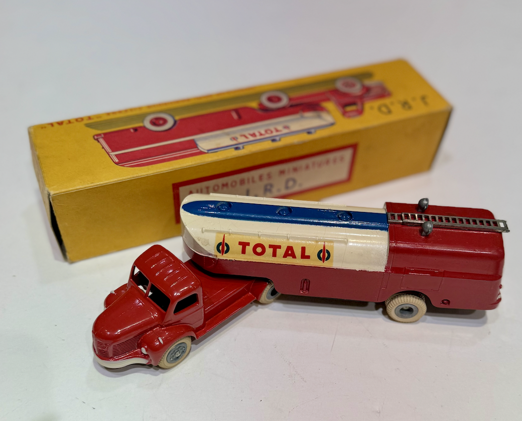 CAMION CITERNE TOTAL BERLIET JRD 1/43