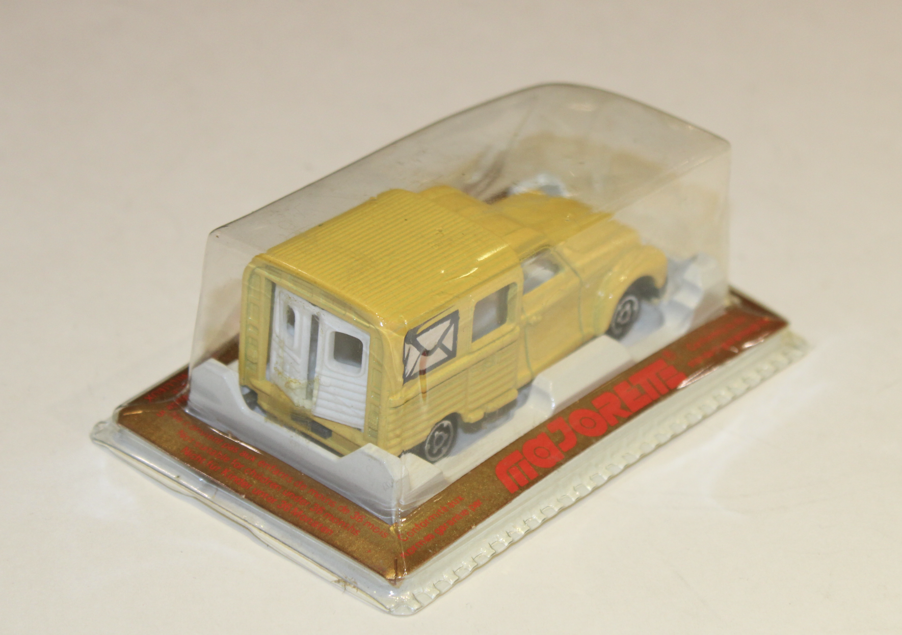 CITROEN ACADIANE JAUNE 1/64 MAJORETTE