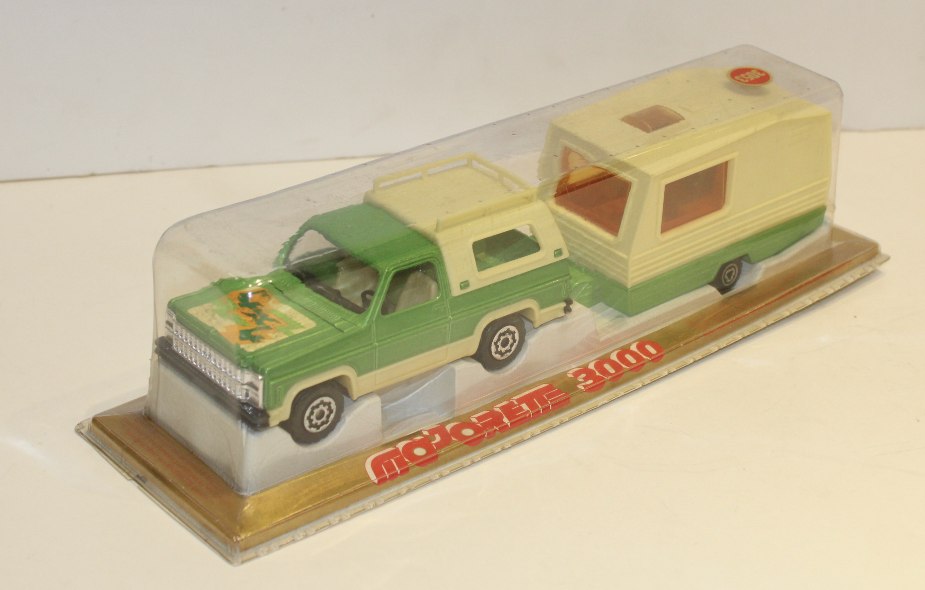 CHEVROLET AVEC CARAVAN MAJORETTE 1/36