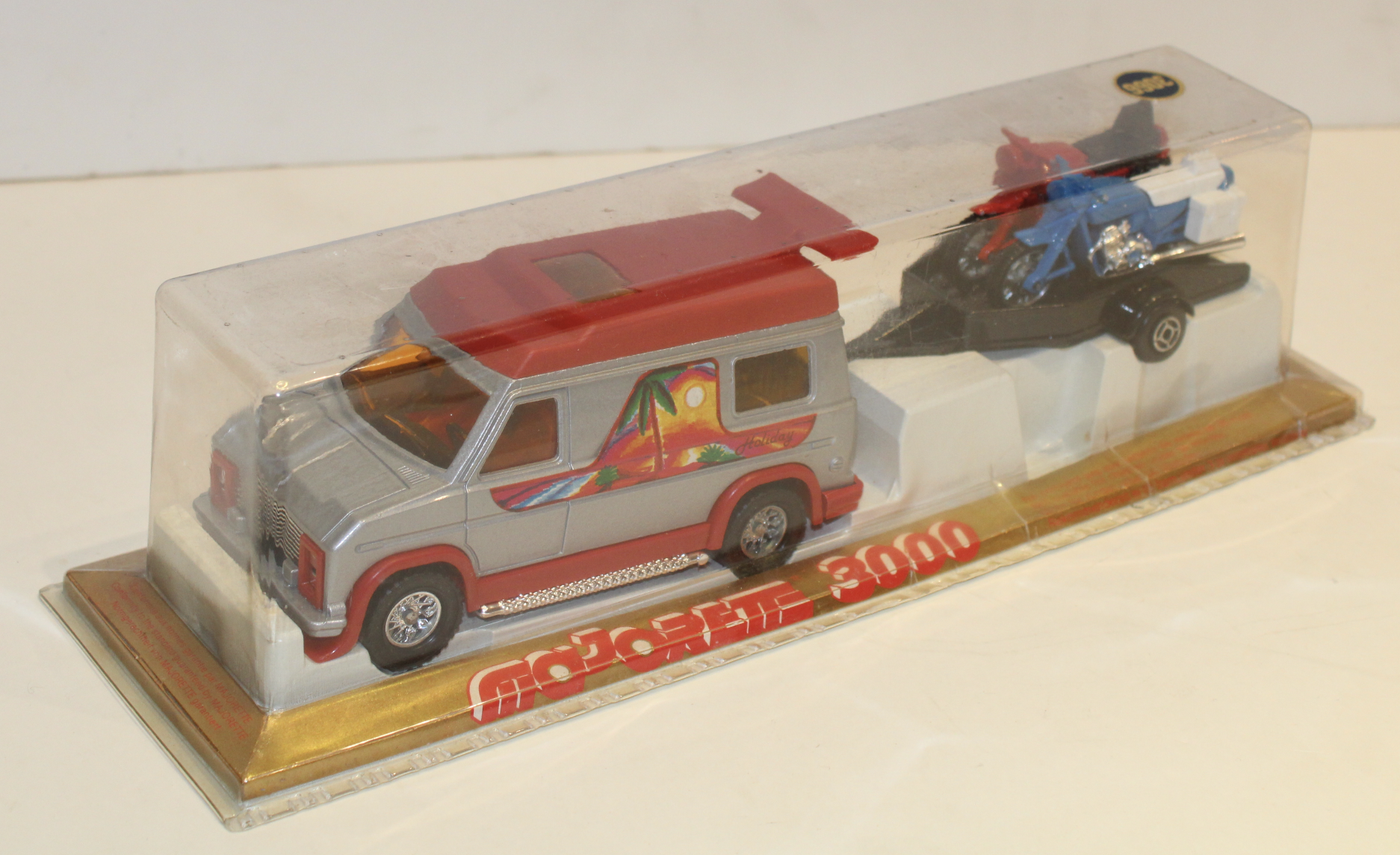 DODGE CARAVAN AVEC MOTOS 1/36 MAJORETTE