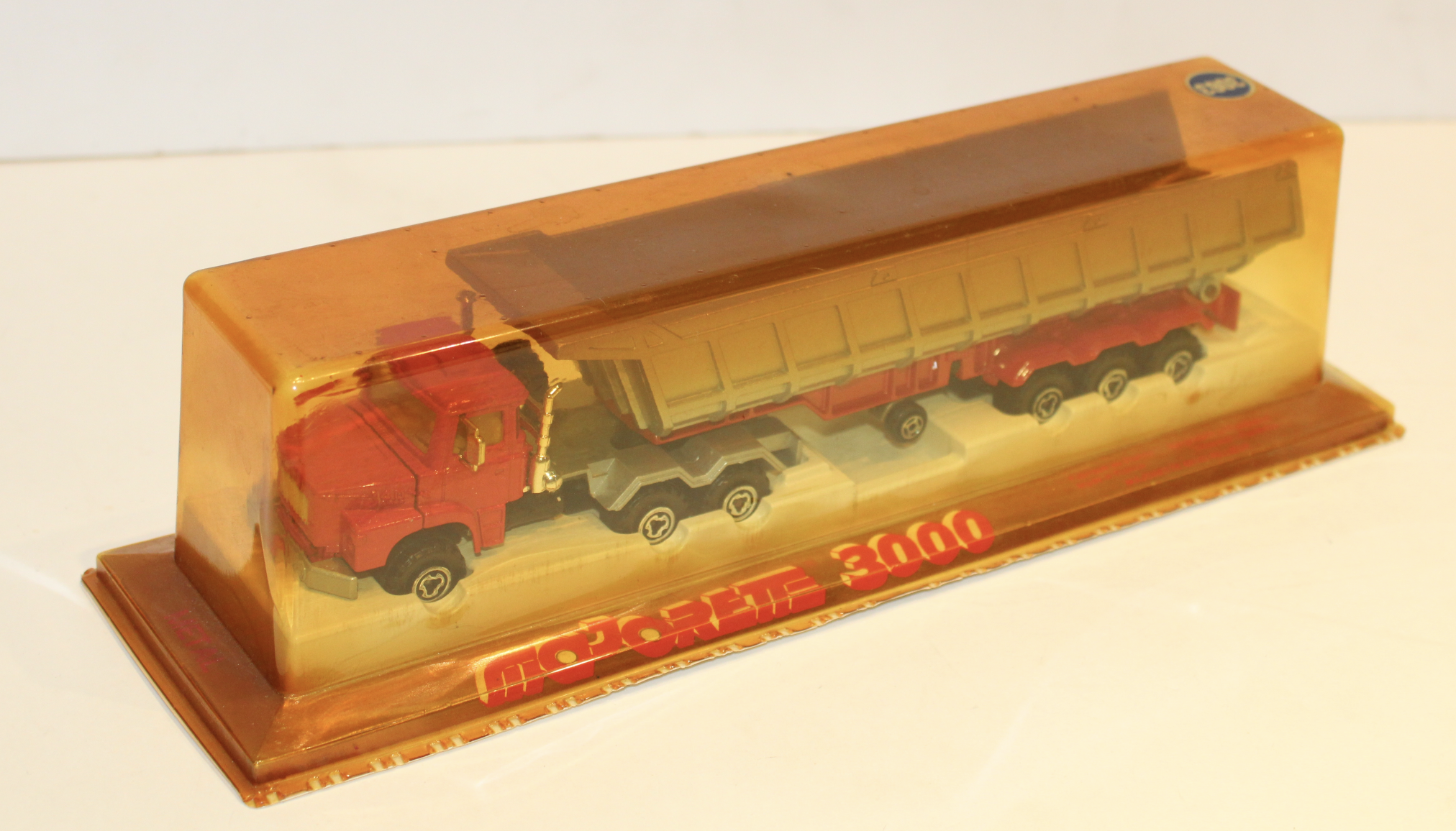 CAMION SCANIA 140 ROUGE REMOLUE BENNE 1/55 MAJORETTE