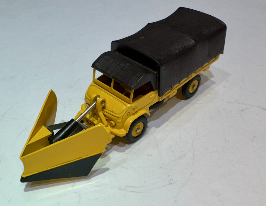 MERCEDES BENZ UNIMOG JAUNE DINKY TOYS 1/43