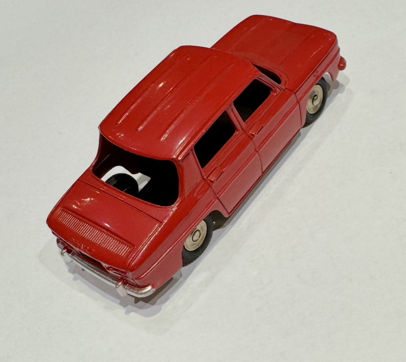 RENAULT R8 DINKY JUNIOR 1/43