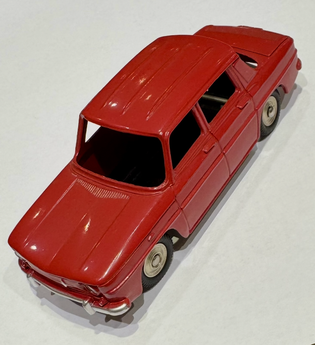 RENAULT R8 DINKY JUNIOR 1/43
