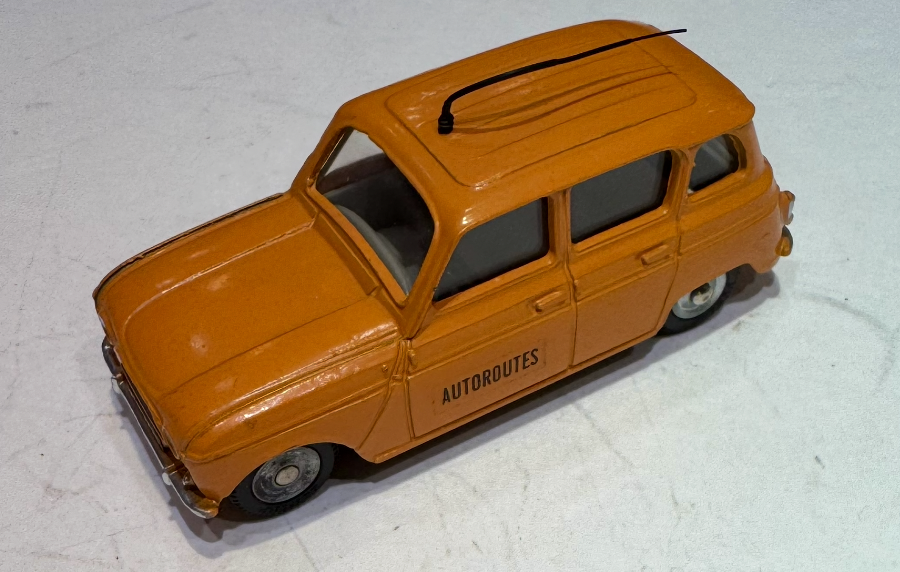 RENAULT 4L AUTOROUTES ORANGE 1/43 DINKY TOYS