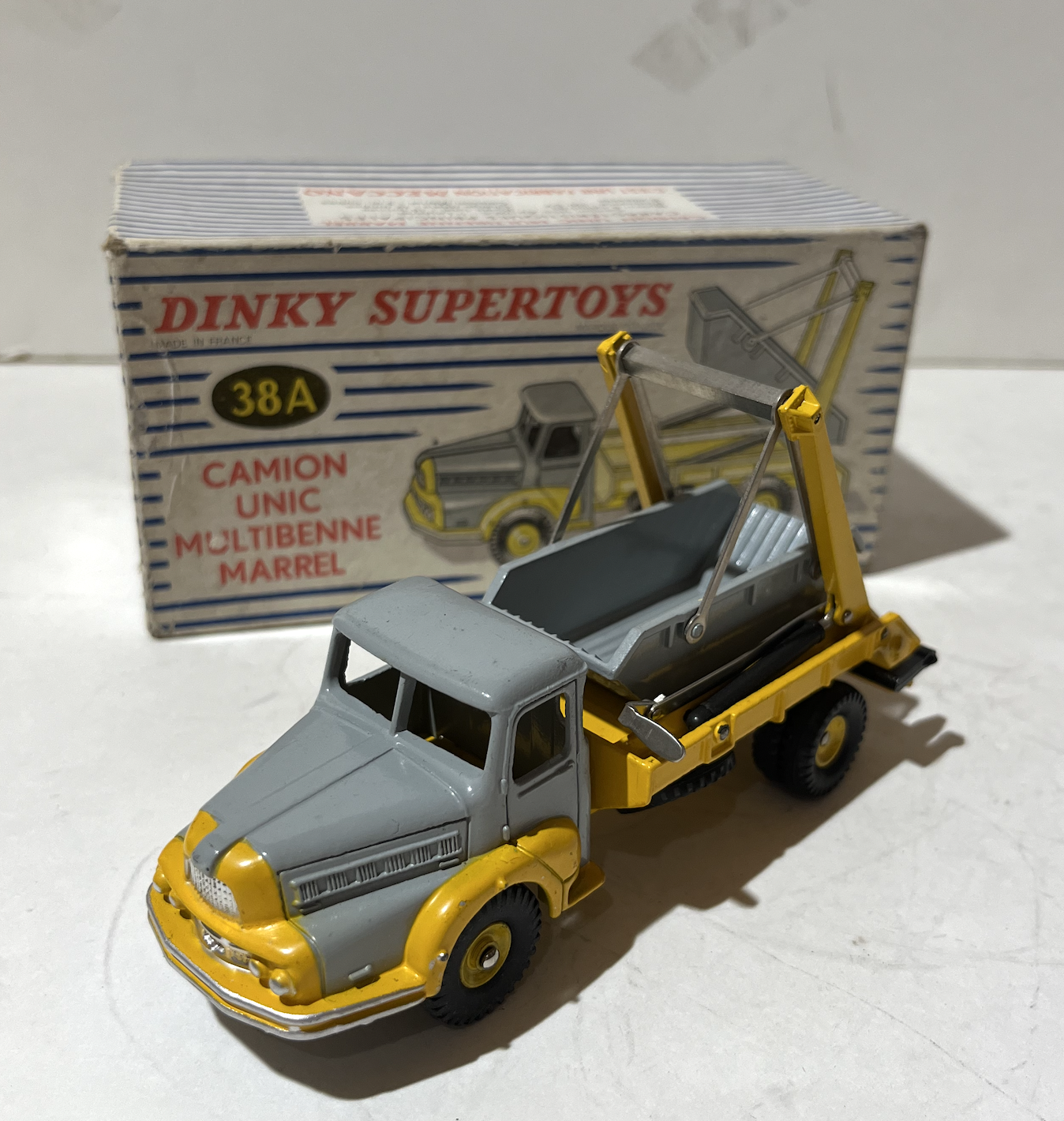 MULTIBENNE UNIC 1/43 DINKY TOYS