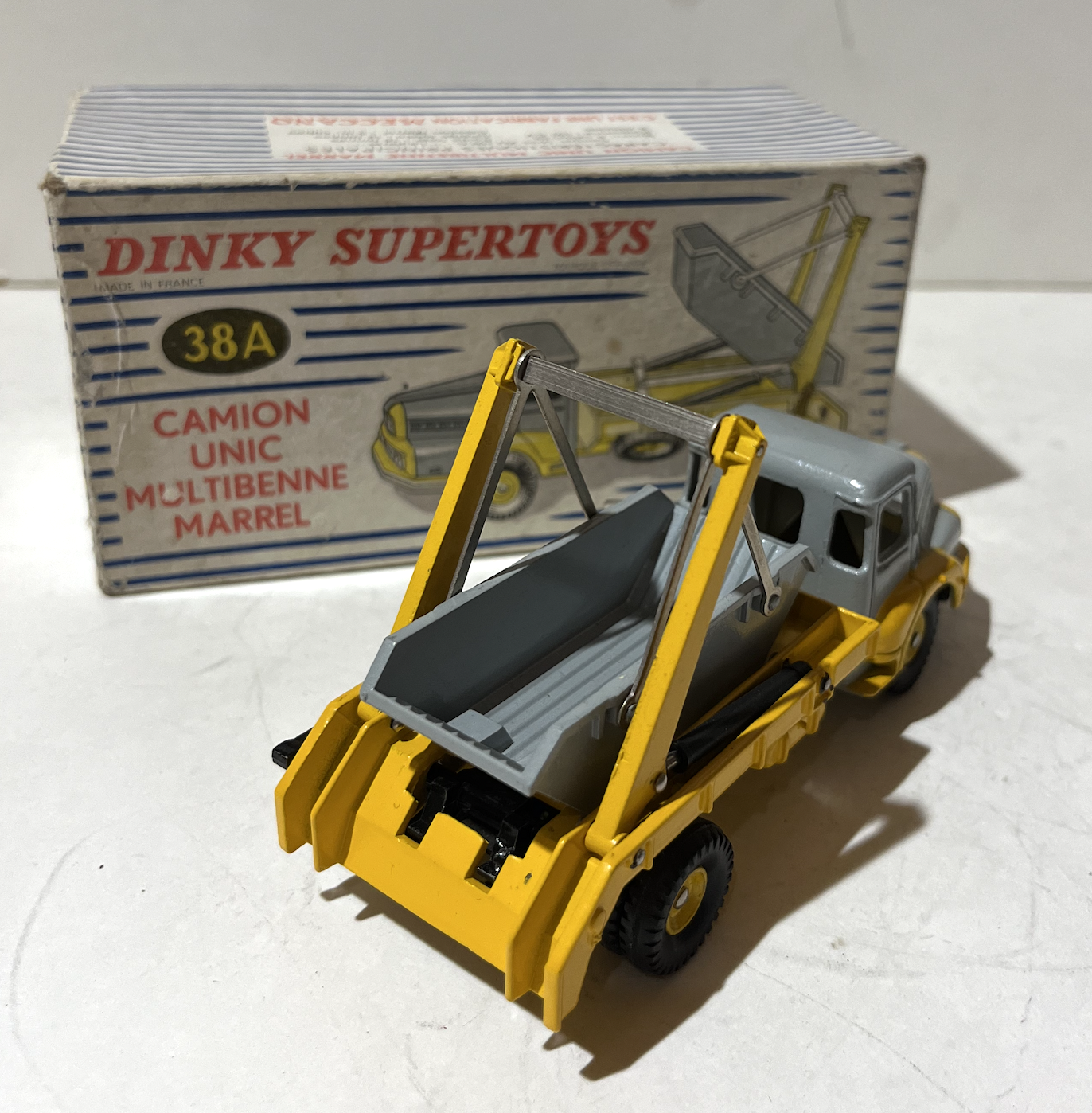 MULTIBENNE UNIC 1/43 DINKY TOYS