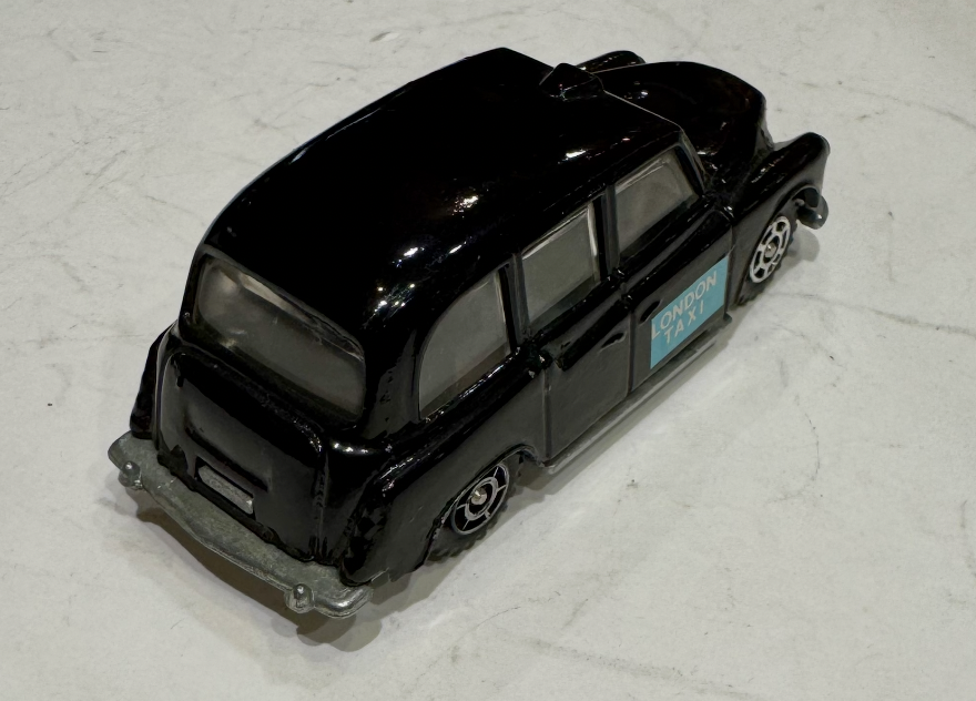 LONDON TAXI M. PERSAUD LTD. 1/43