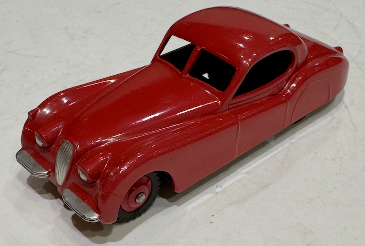 JAGUAR DINKY TOYS 1/43