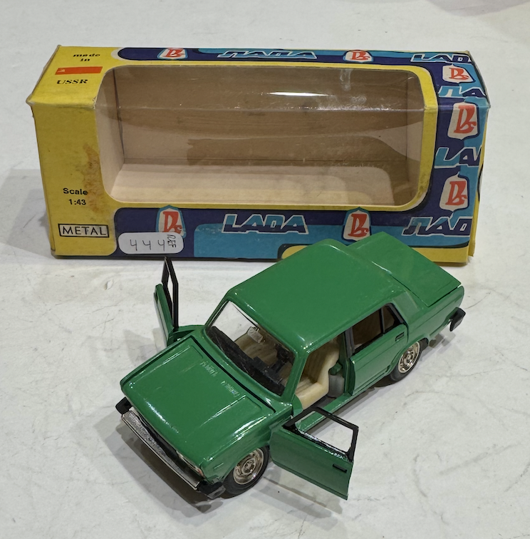 LADA VAZ SOVIETIC VERT  1/43