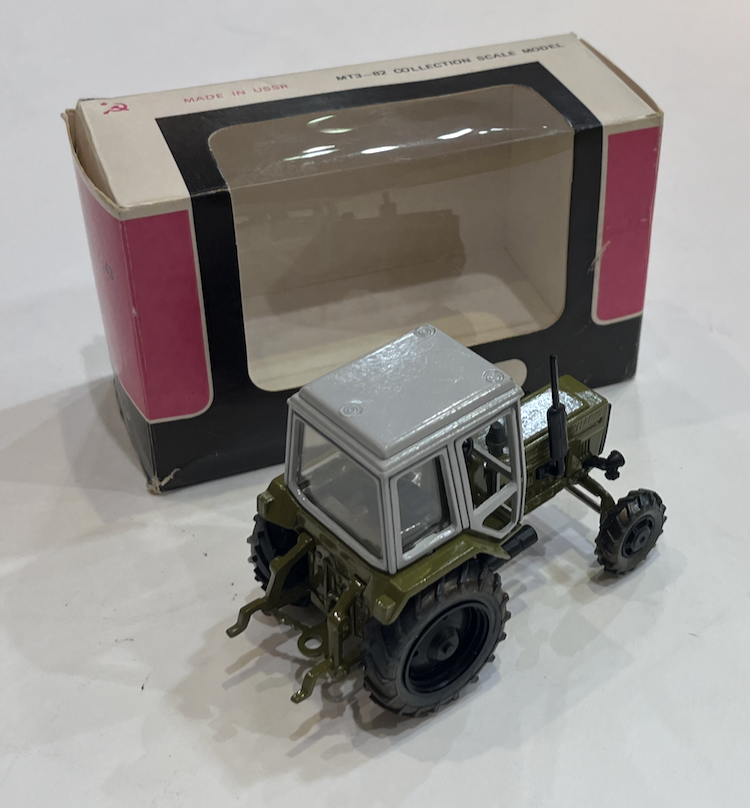 BELARUS VERT TRAKTOP 1/43
