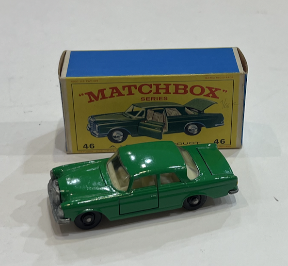 MERCEDES 300 SE COUPE MATCHBOX 1/64