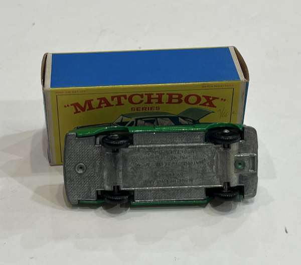 MERCEDES 300 SE COUPE MATCHBOX 1/64