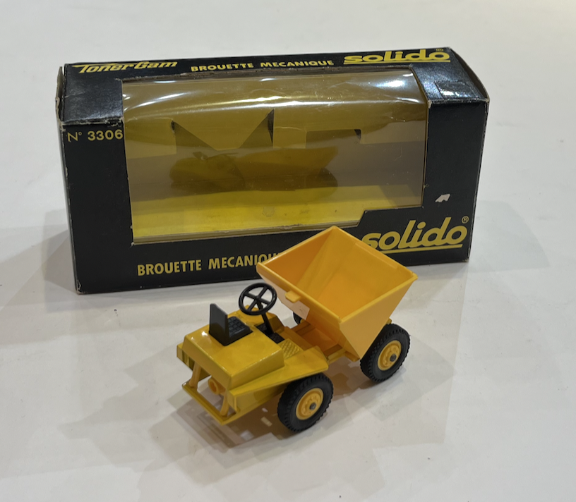 BROUETTE MECANIQUE SOLIDO 1/43