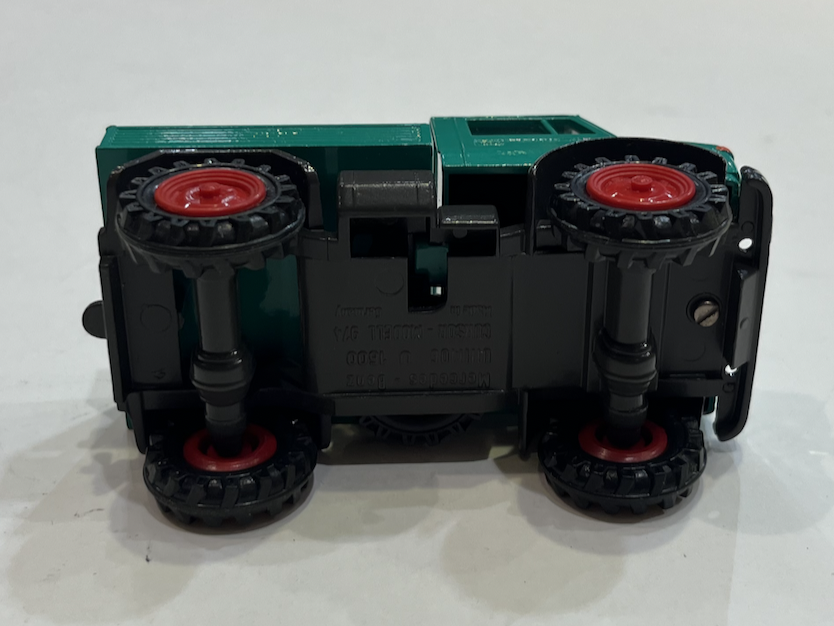 MERCEDES BENZ UNIMOG U 1500 CURSOR MODEL 1/43