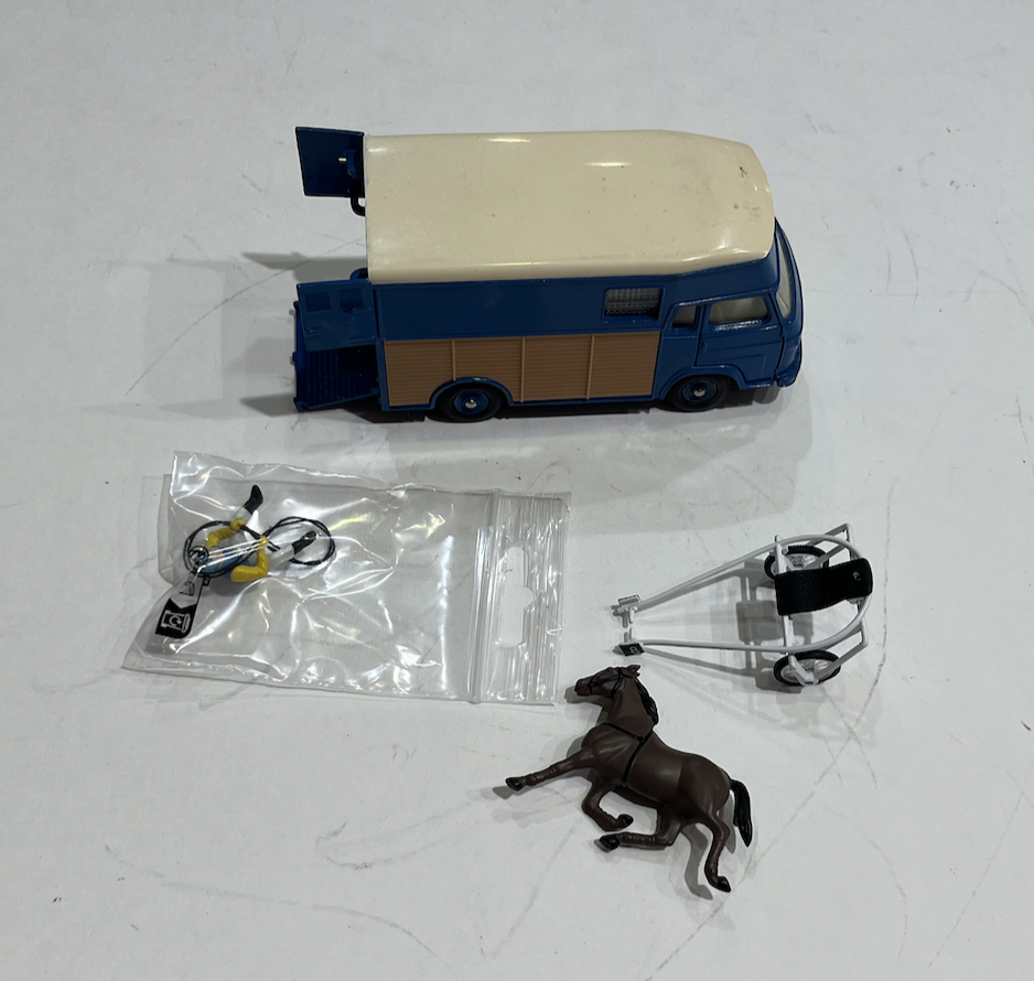 SAVIEM TRAFIC SB2 DINKY TOYS 1/43°