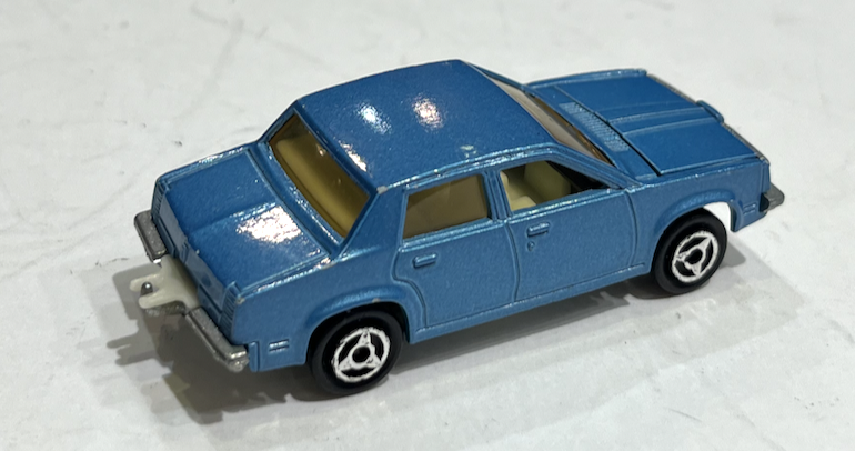 OLDSMOBILE MAJORETTE 1/64°