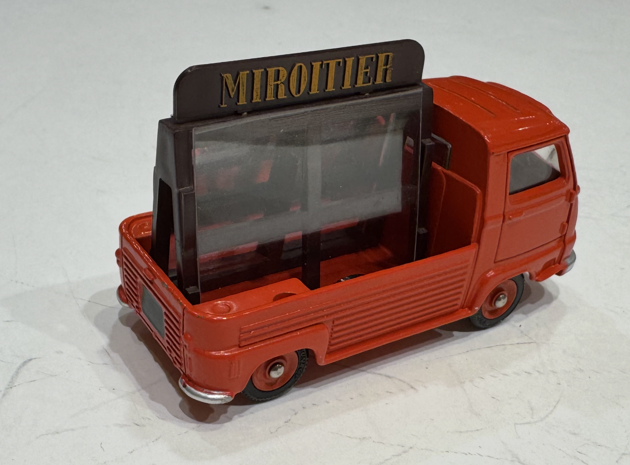 RENAULT ESTAFETTE DINKY TOYS 1/43
