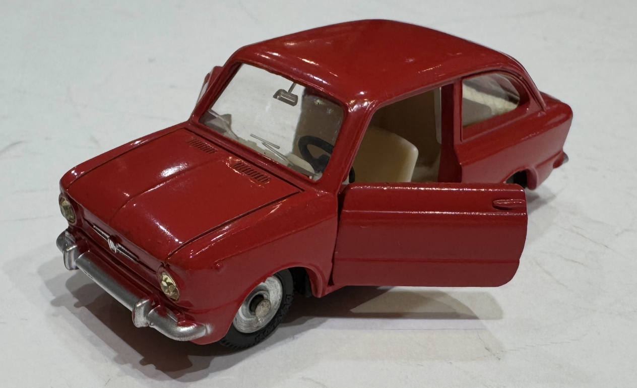 FIAT 850 DINKY TOYS 1/43