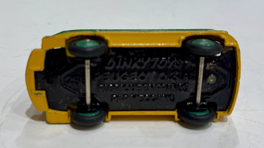 PEUGEOT LAMPE MAZDA D3A DINKY TOYS 1/43°